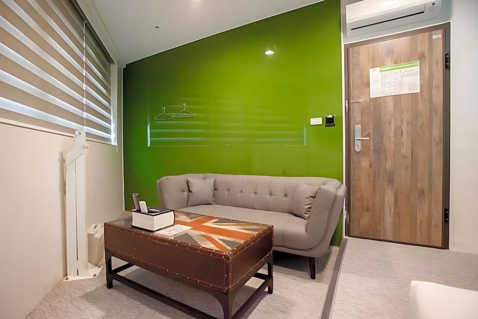 T.O.Hotel-Main Station