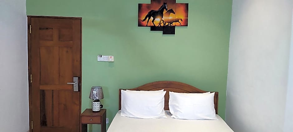 Empire Valley Hotel