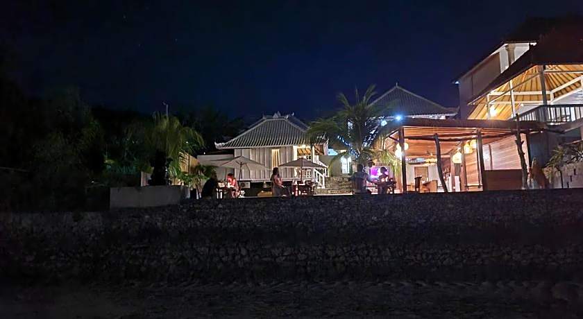 The Kubu 221 Ceningan