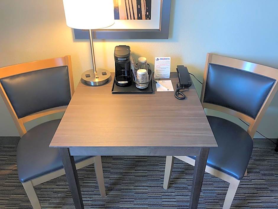 GrandStay Hotel & Suites Rock Valley