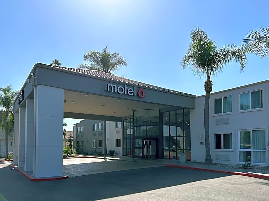 Studio 6 Suites Carson, CA