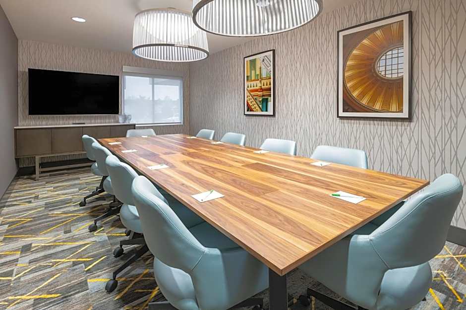 Holiday Inn & Suites Richmond West End by IHG