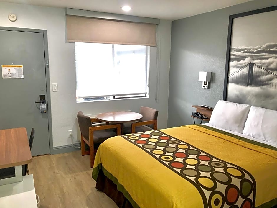 Super 8 by Wyndham Fort Bragg