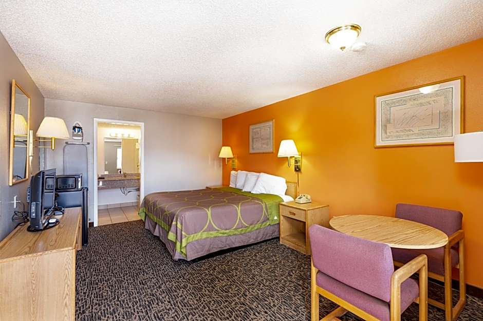 Cedar Valley Inn