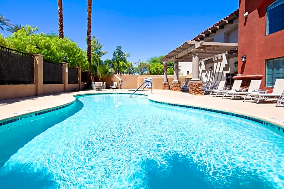 Holiday Inn Express & Suites Rancho Mirage By IHG