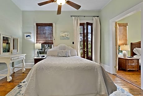 Carroll House Cottages