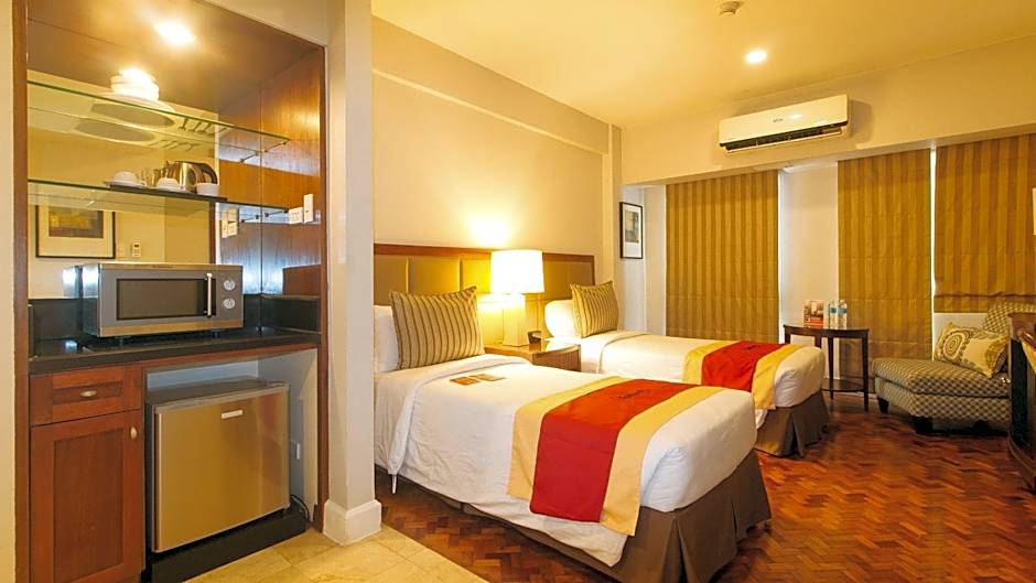 RedDoorz Premium @ The Residences Olympia Makati