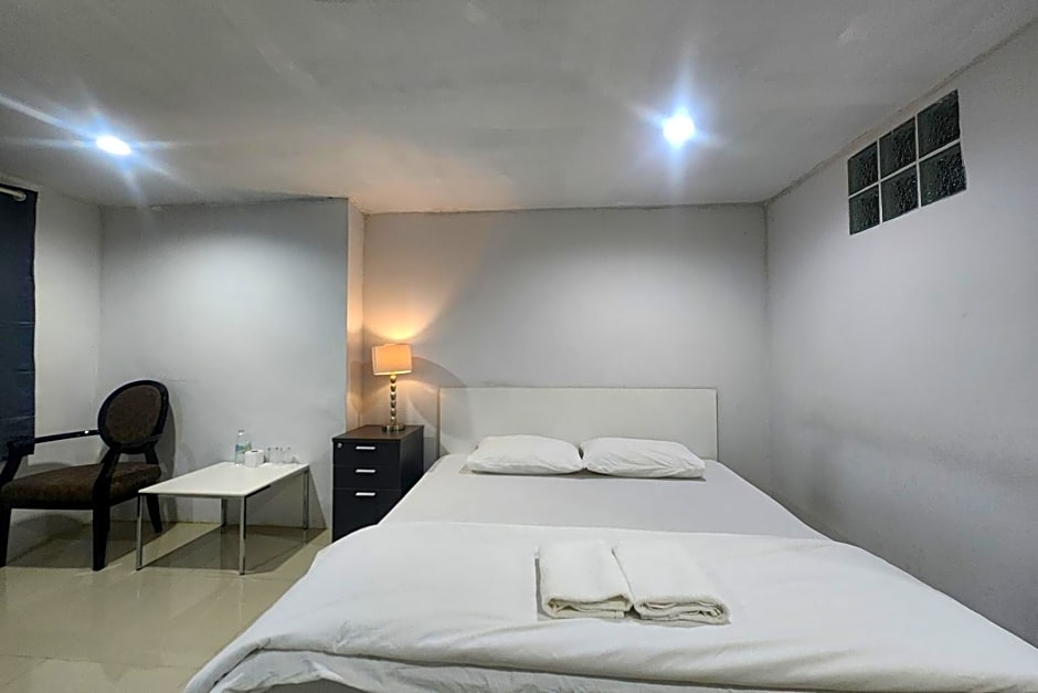 Freesia Bangphi Guest House