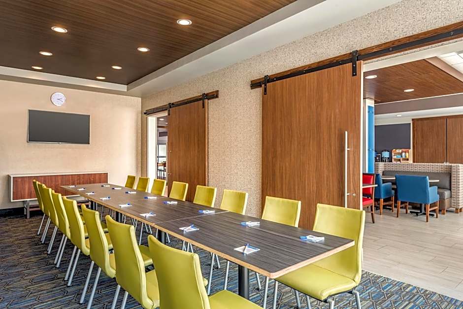 Holiday Inn Express & Suites West Des Moines - Jordan Creek By IHG