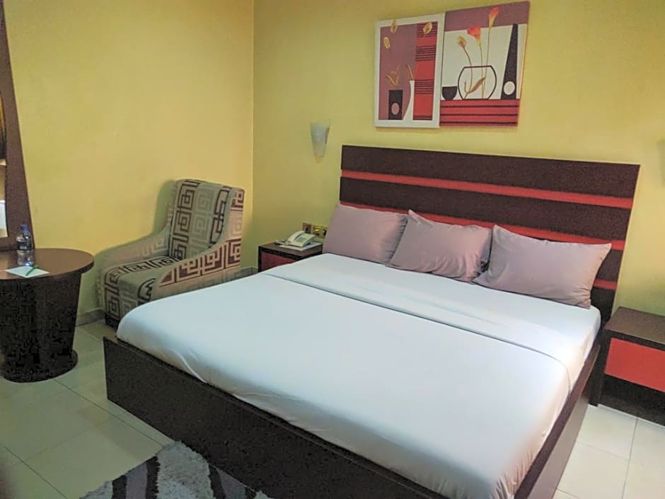 Whitehouse Hotel and Conference Centre