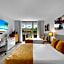 Water View Building With Pool - 5-Min Walk To The Beach - Cozy Studios