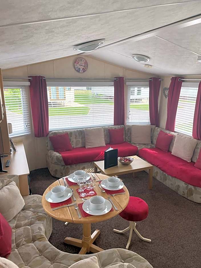 Calypso Hot Tub Breaks Tattershall Lakes Pet Friendly