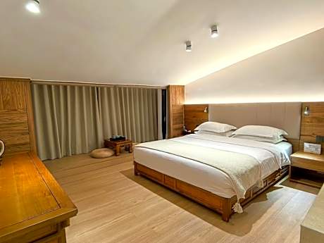 Double Room with Mountain View