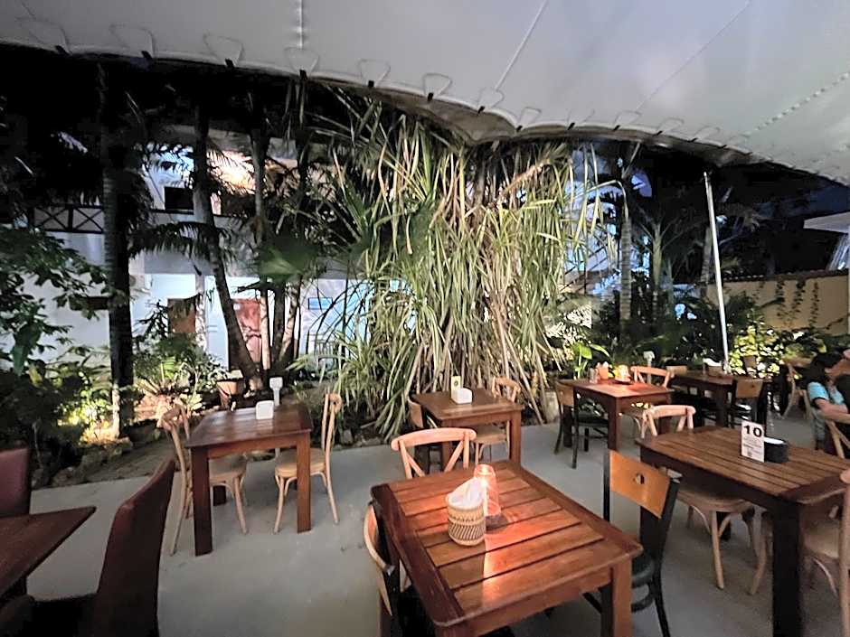27 Cafe Zanzibar Airport Hotel