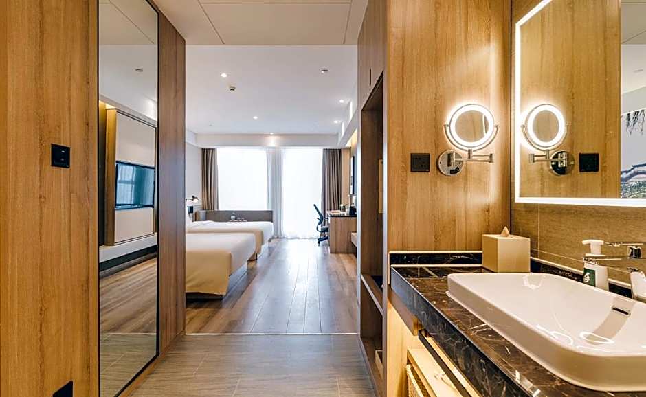 Atour Hotel Kunshan Yongda Commercial Plaza