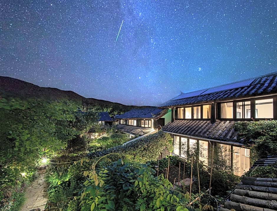 The Bivou Lijiang Hotel