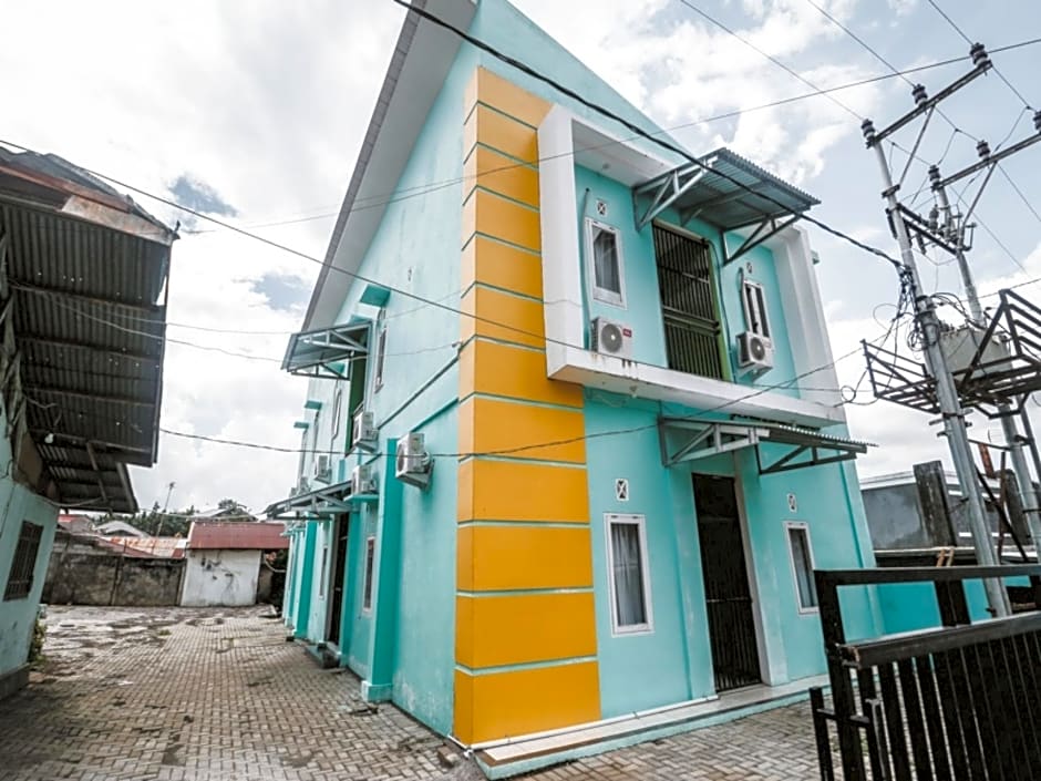 RedDoorz near Politeknik Manado