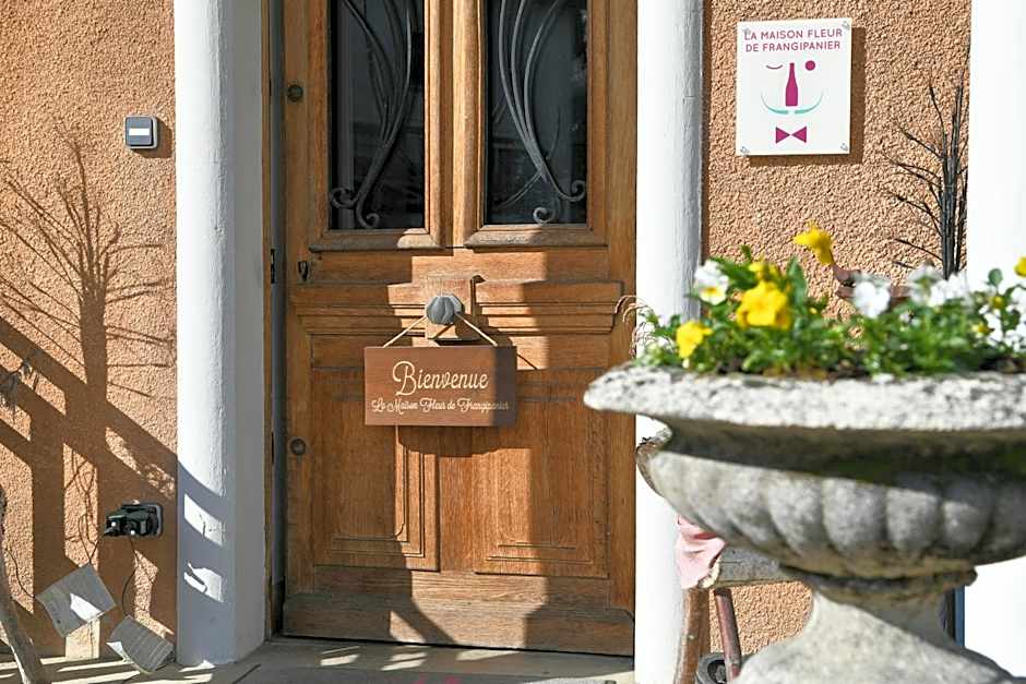 Maison Fleur De Frangipanier