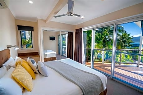 One Bedroom Superior Oceanview Apartment 