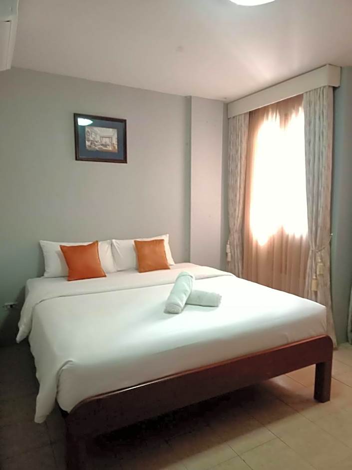 Fueangfu Home Hostel