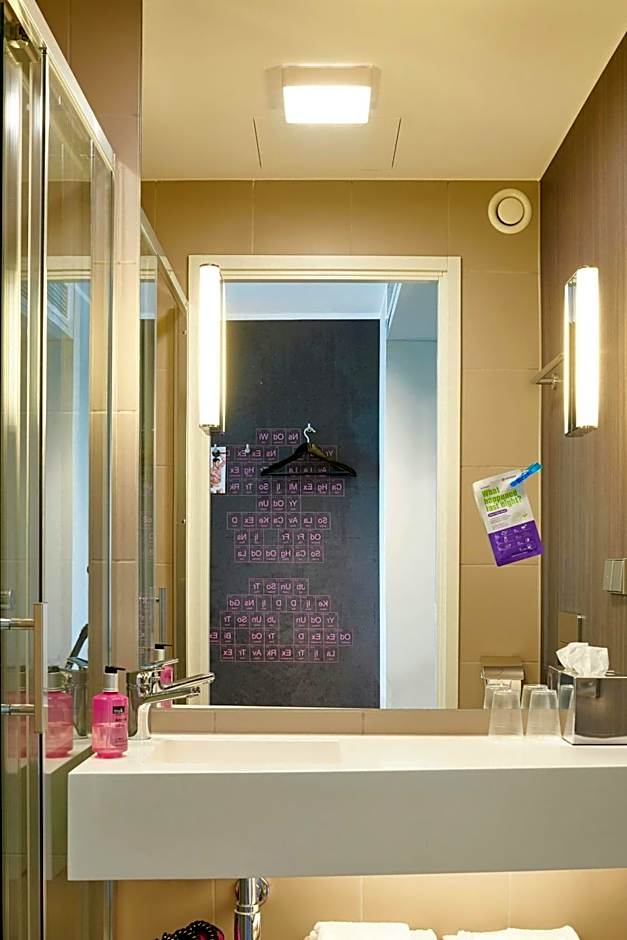 Moxy by Marriott Frankfurt Airport