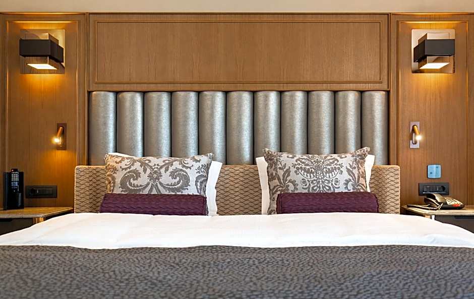 Almira Hotel Thermal Spa & Convention Center