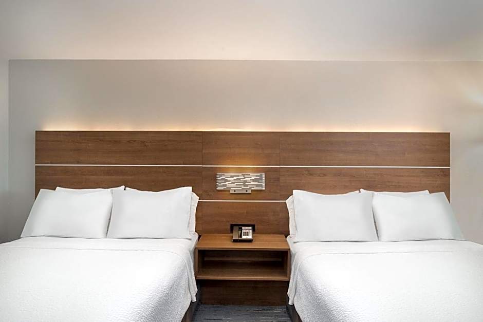 Holiday Inn Express & Suites - Lexington W - Versailles By IHG