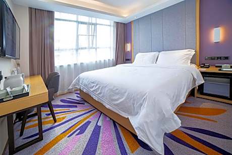 WH - Deluxe Bed Room