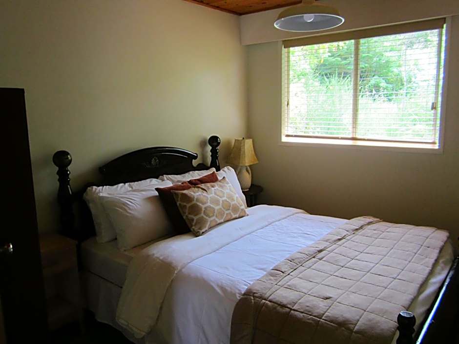 The Surf Lodge and Pub