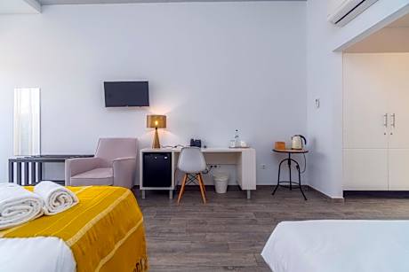 Family Room with Mountain View