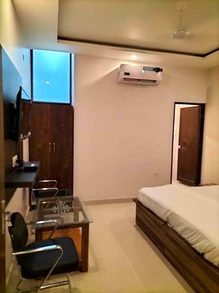 Zdjęcie 1 z 5 — Classic 1 Double Bed or 2 Beds