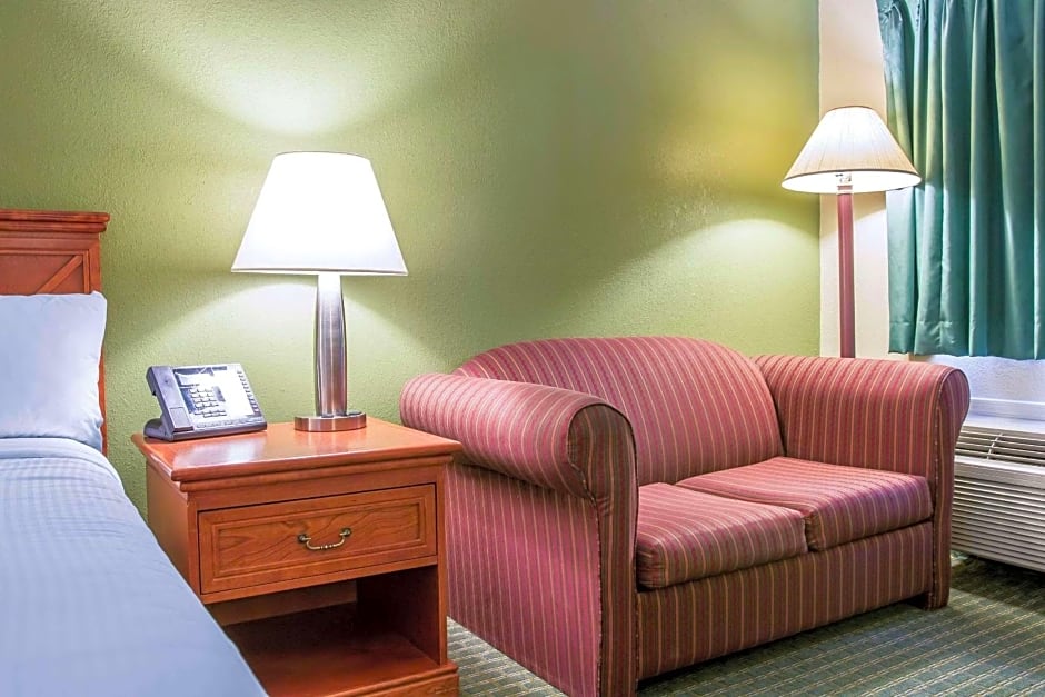 Rodeway Inn Grand Haven