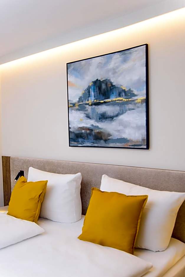 Hotel TwentyFour Living