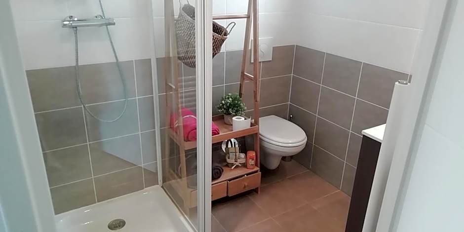 Sweet Home studio Aix en Provence, terrasse, piscine, resto,