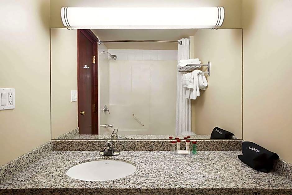 Ramada by Wyndham Edson