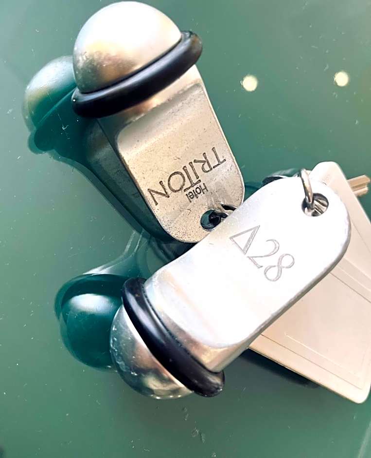 Triton Hotel Piraeus