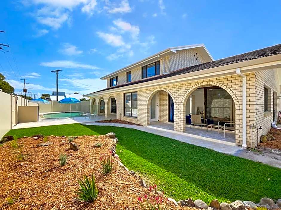 Bribie Beach House with Pool - Walk to Surf & Shops