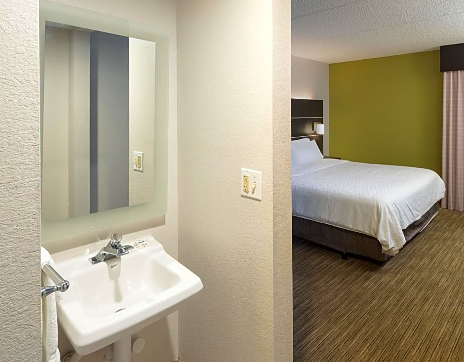 Holiday Inn Express Rochester - Greece By IHG