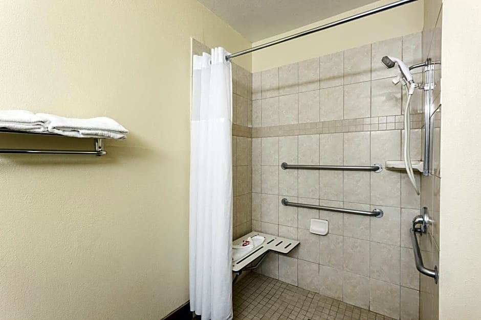 Super 8 by Wyndham Bakersfield South CA
