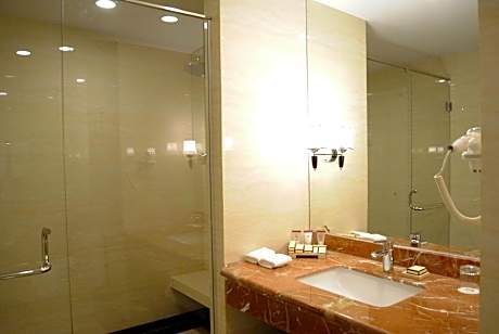 Family Room, 2 Bedrooms, Pool Access (1 Large Twin Bed)