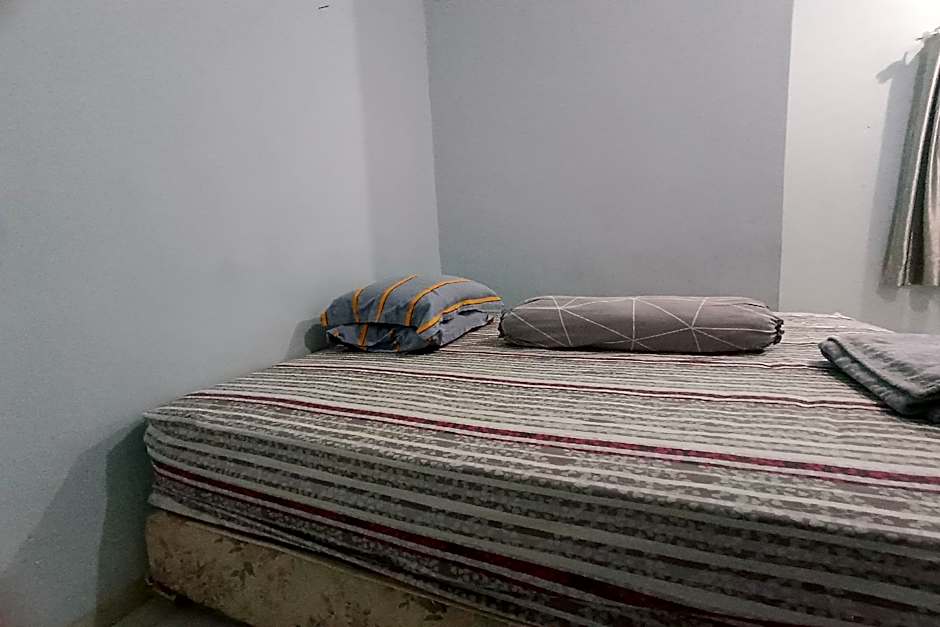 OYO 92806 Penginapan Geby Syariah