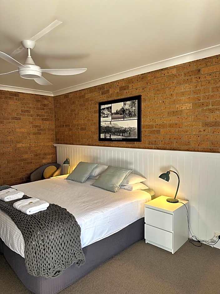 Deepwater Hotel