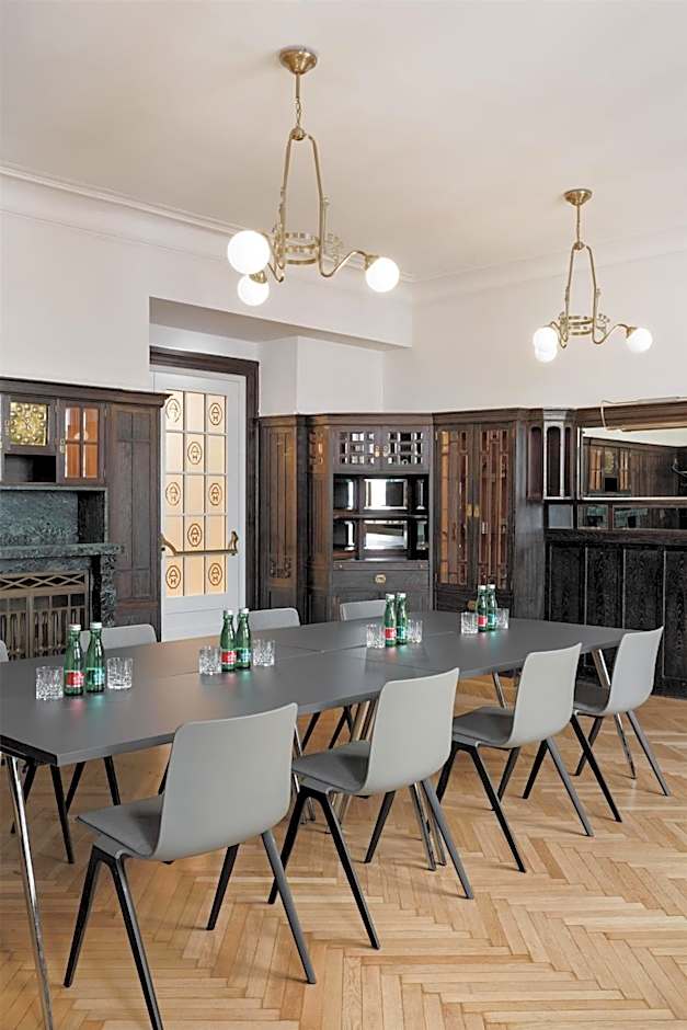 Hotel Astoria Vienna, Curio Collection by Hilton