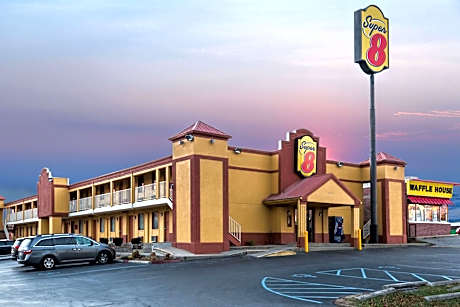Super 8 by Wyndham Indianapolis-Southport Rd