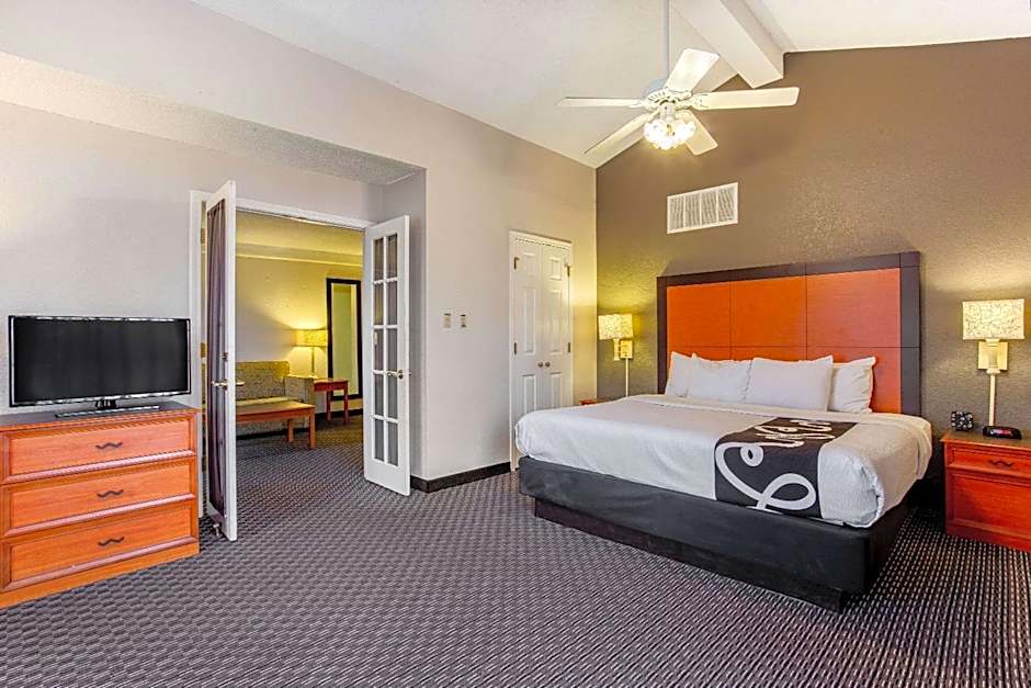 La Quinta Inn & Suites by Wyndham Champaign