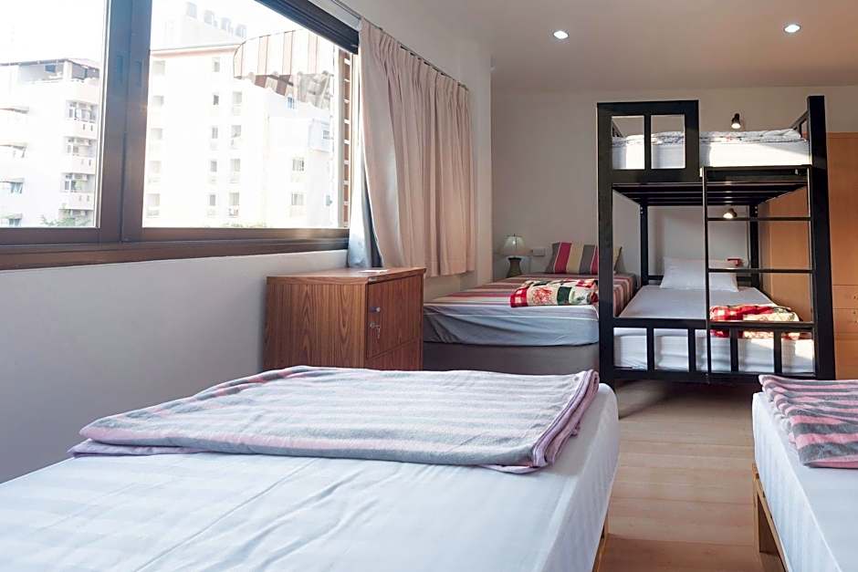 BaanSu Hostel