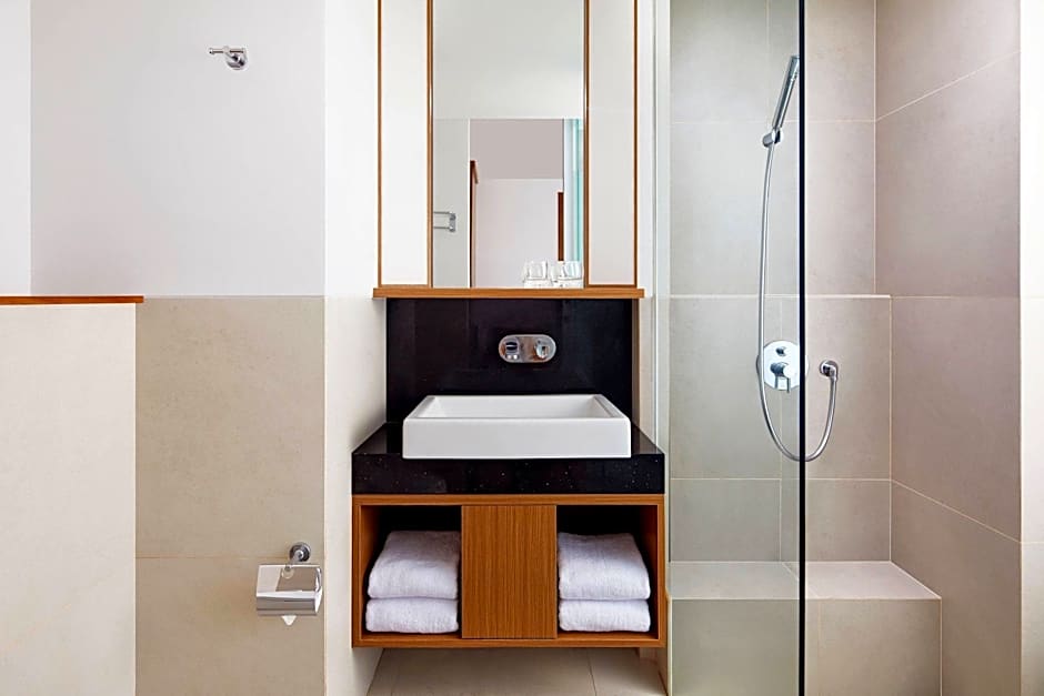 Fairfield by Marriott Bali Kuta Sunset Road