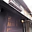 Kakishibu an Machiya House