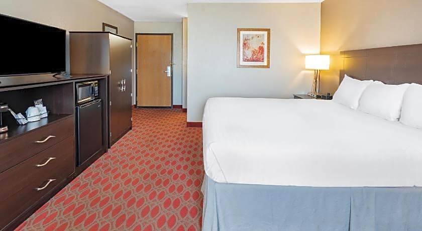 Baymont by Wyndham Brooklyn Center