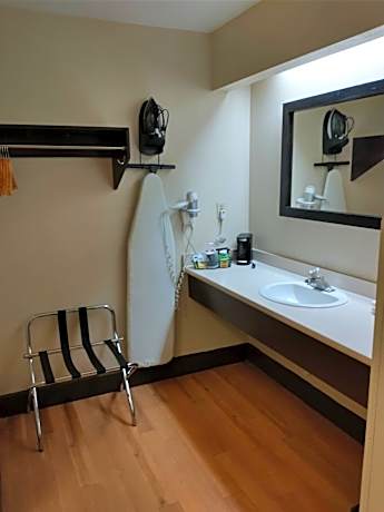 Suite King with Kitchenette Non-Smoking